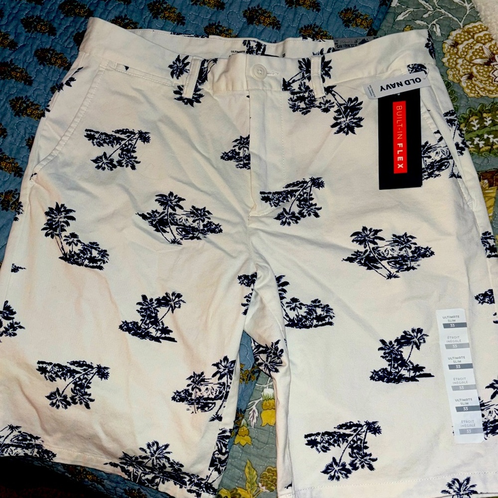 Brand new old, navy men’s shorts size 33 waist